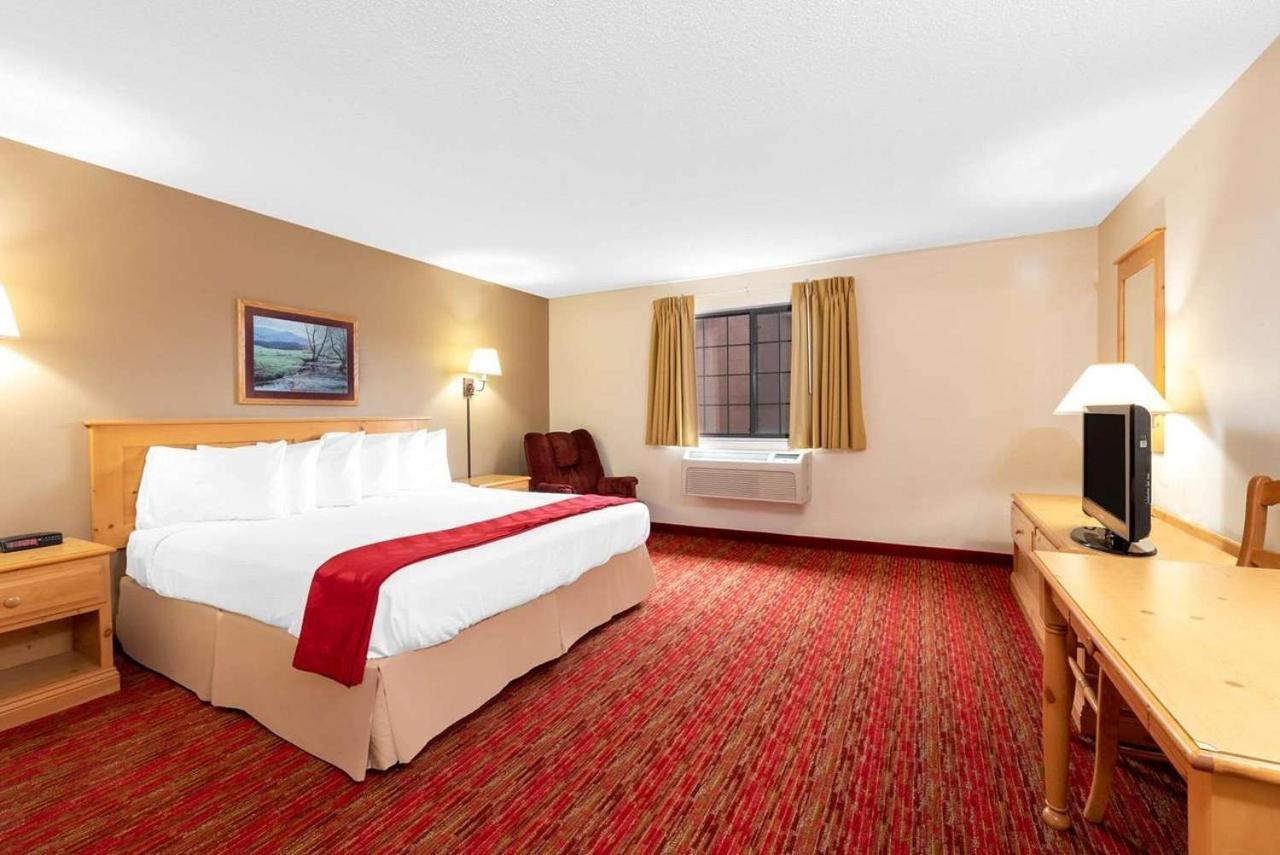 Summerset And Rapid West Hotel